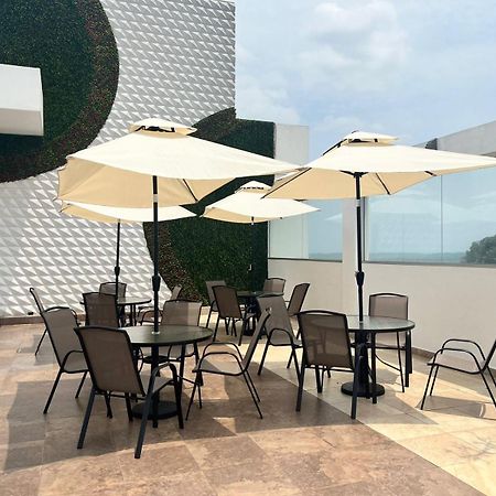 Puerto Santa Ana Suites กวายากิล ภายนอก รูปภาพ