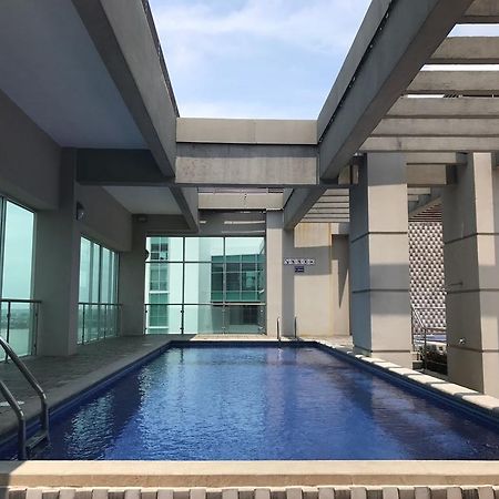 Puerto Santa Ana Suites กวายากิล ภายนอก รูปภาพ