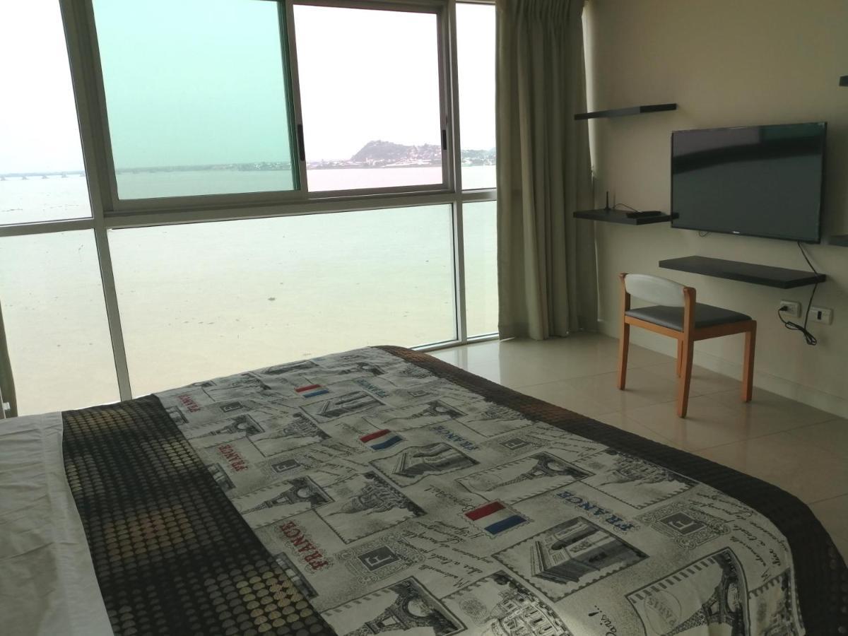 Puerto Santa Ana Suites กวายากิล ภายนอก รูปภาพ