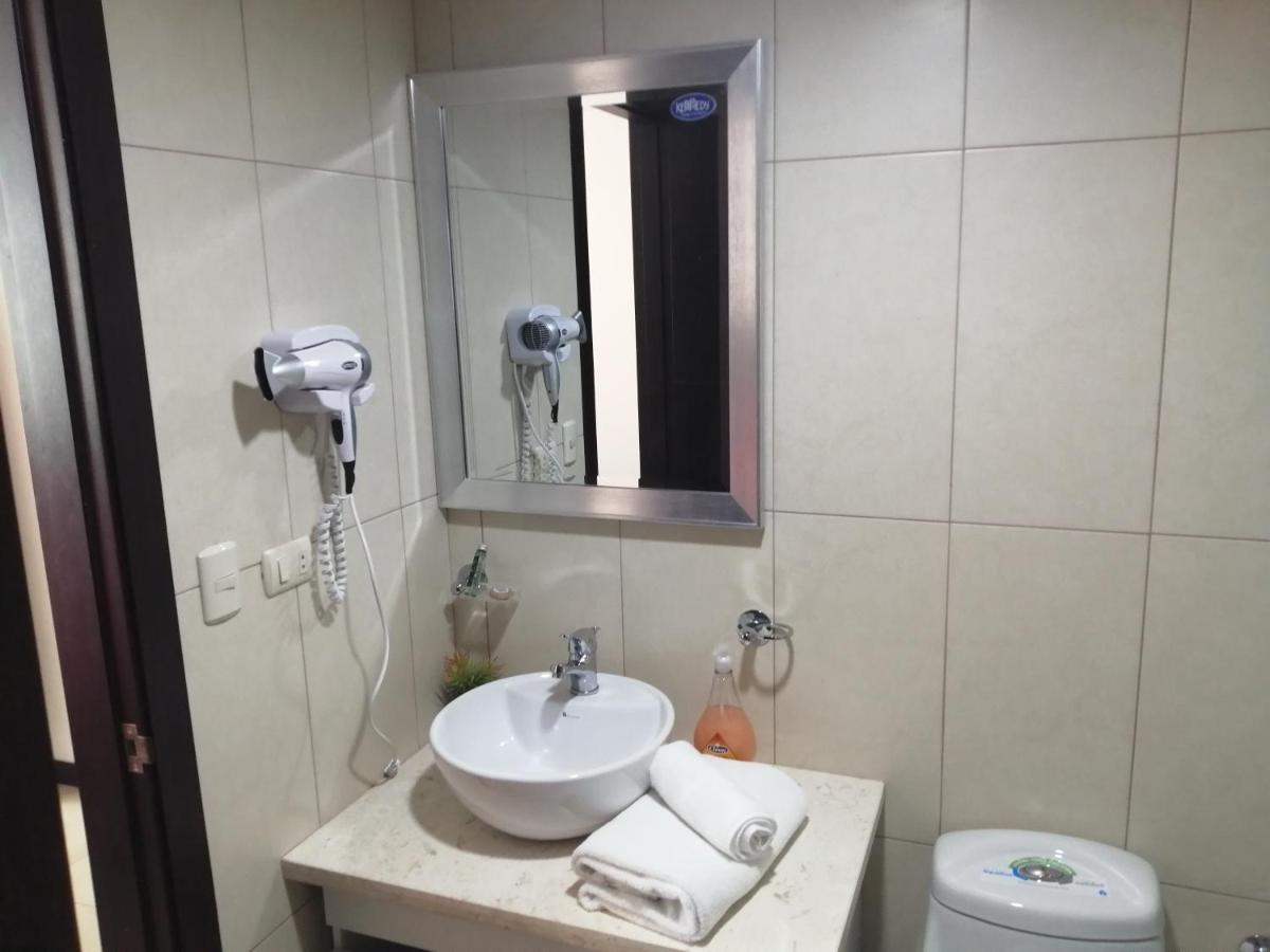 Puerto Santa Ana Suites กวายากิล ภายนอก รูปภาพ