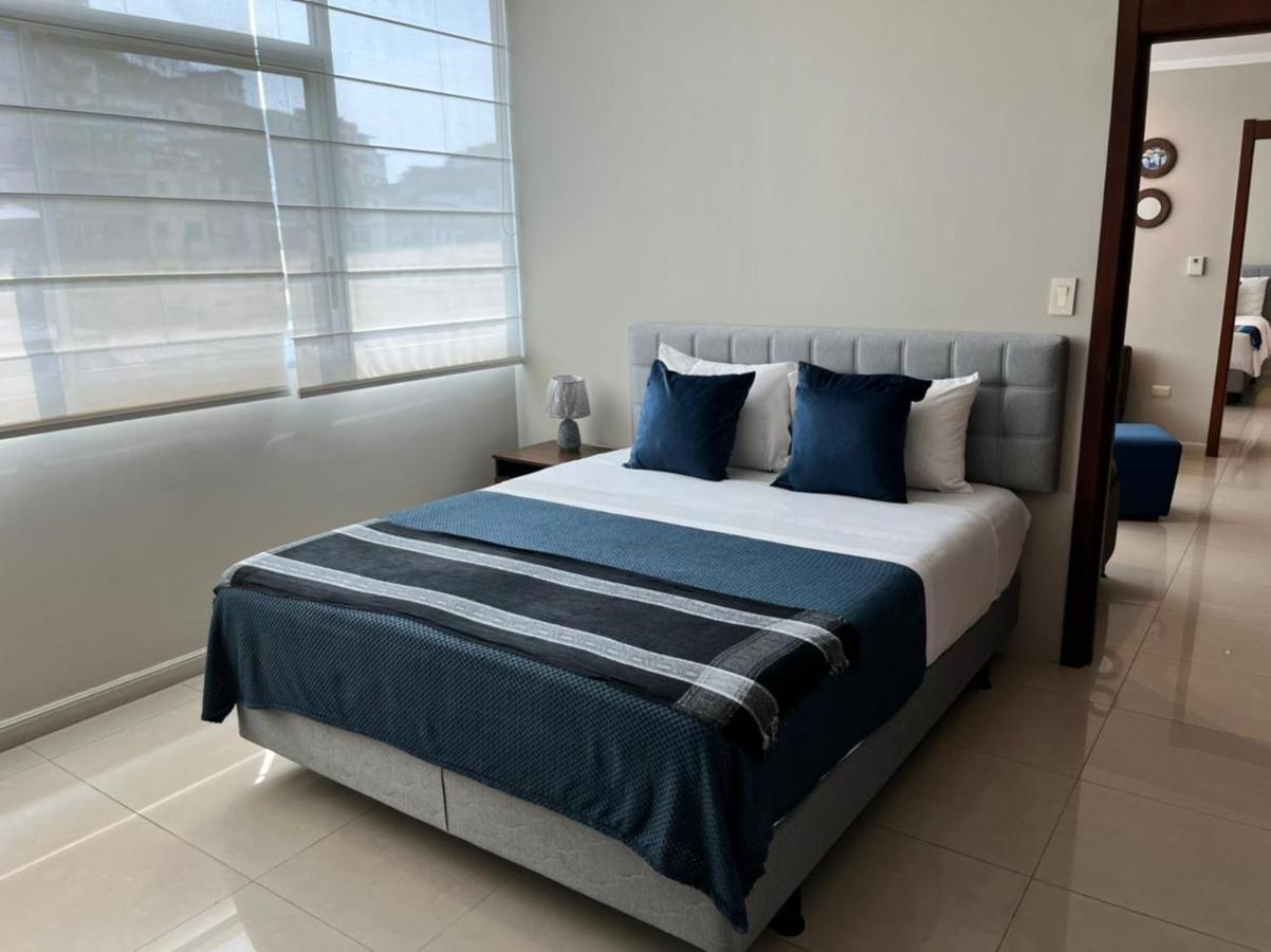 Puerto Santa Ana Suites กวายากิล ภายนอก รูปภาพ