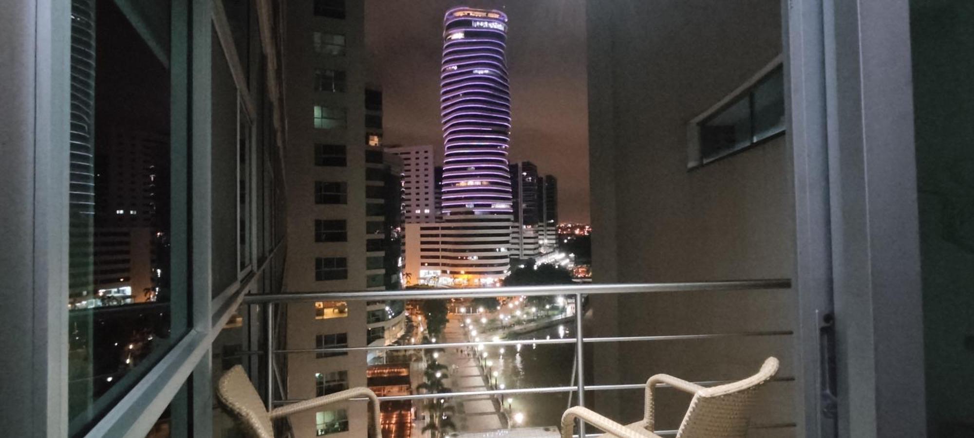 Puerto Santa Ana Suites กวายากิล ภายนอก รูปภาพ