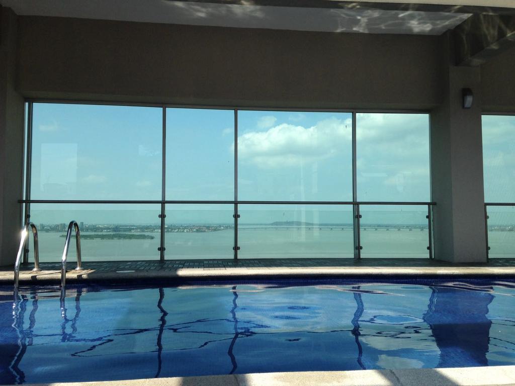 Puerto Santa Ana Suites กวายากิล ภายนอก รูปภาพ