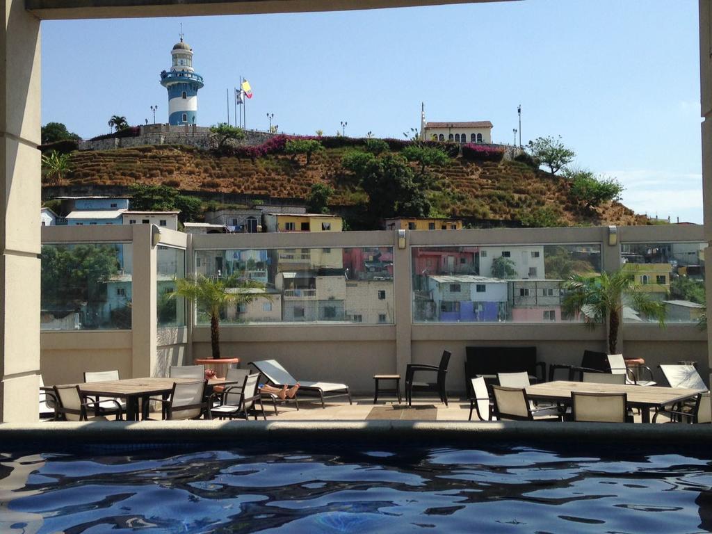 Puerto Santa Ana Suites กวายากิล ภายนอก รูปภาพ