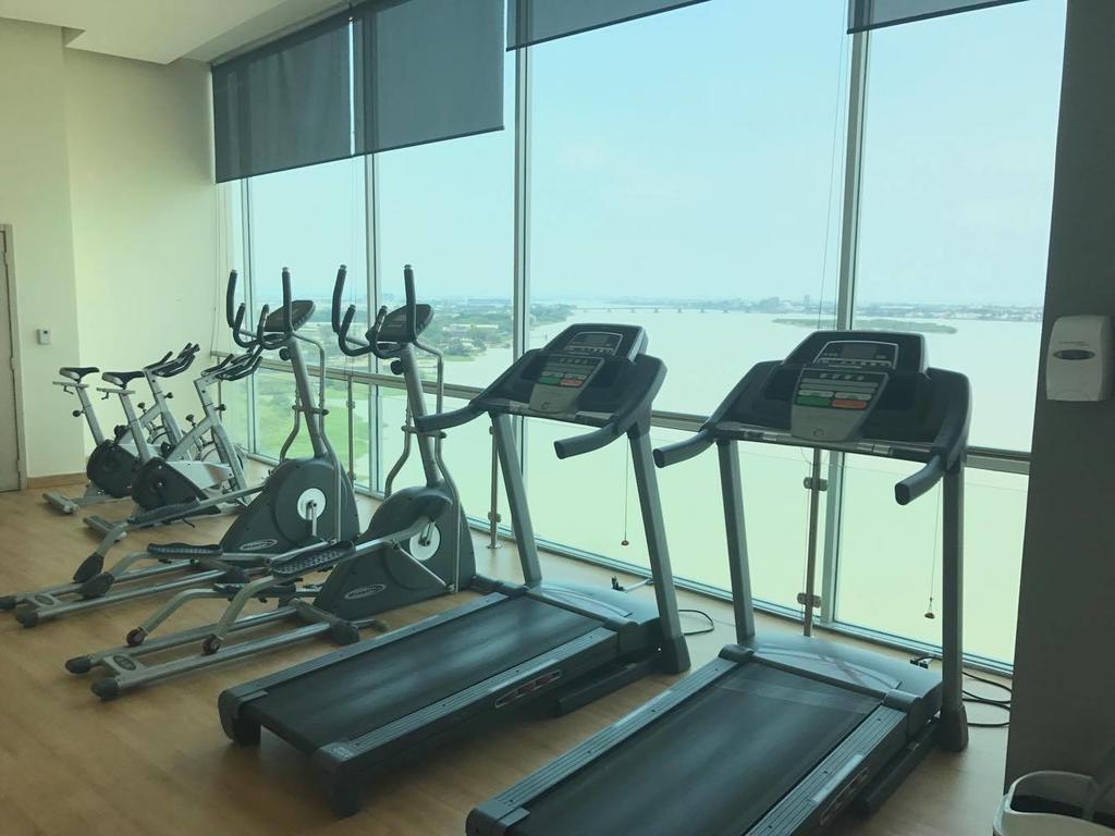 Puerto Santa Ana Suites กวายากิล ภายนอก รูปภาพ