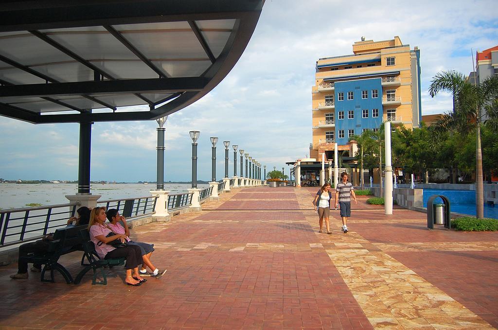 Puerto Santa Ana Suites กวายากิล ภายนอก รูปภาพ