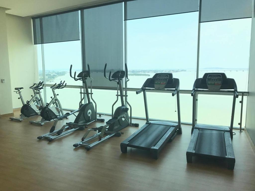 Puerto Santa Ana Suites กวายากิล ภายนอก รูปภาพ